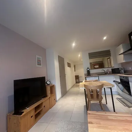 Laluchia Oda ve Kahvaltı 3*